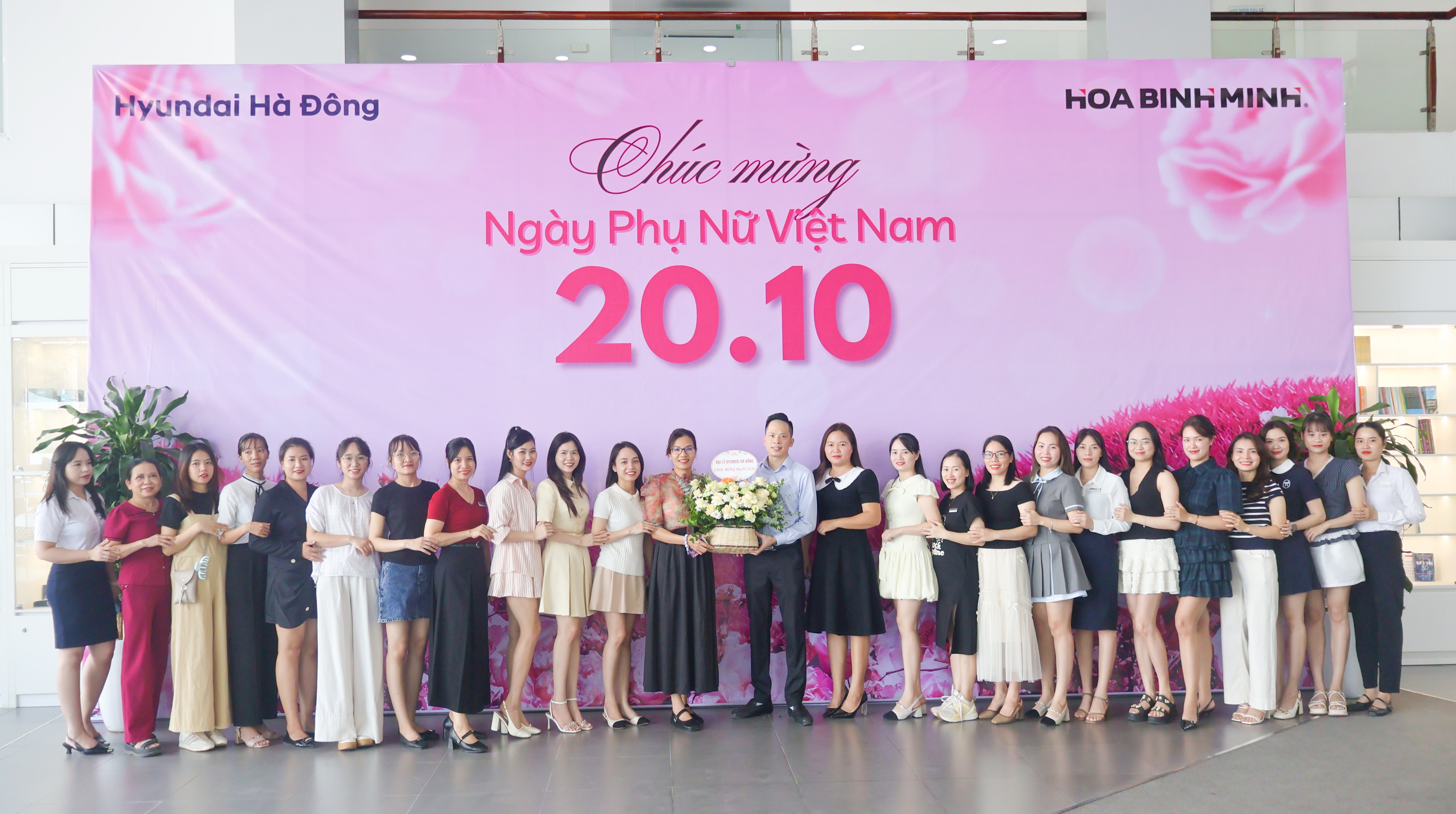 T&ocirc;n vinh những đ&oacute;a hoa rực rỡ